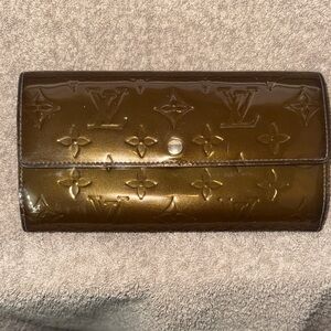Louis Vuitton Vernis Brown Patent Leather Embossed Wallet
